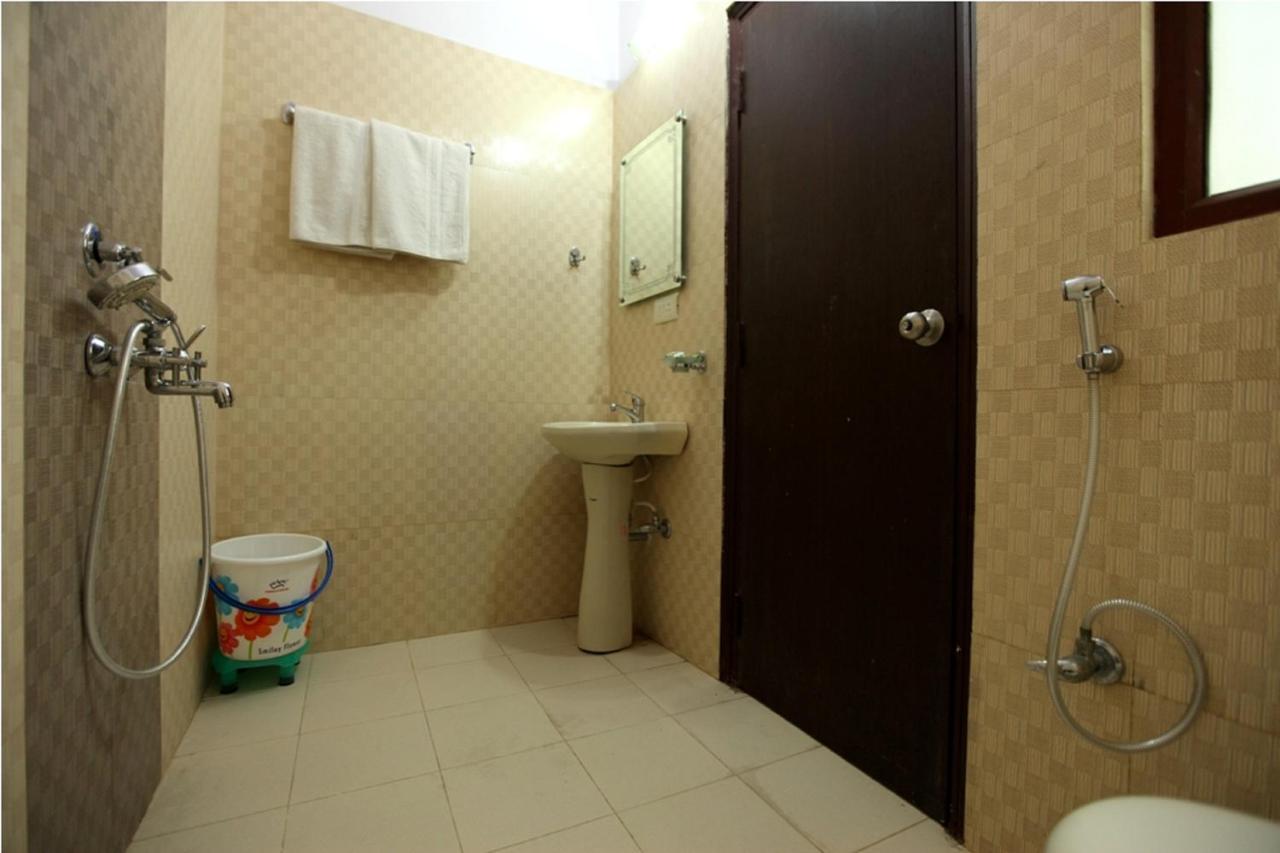 Lux 4* New Delhi